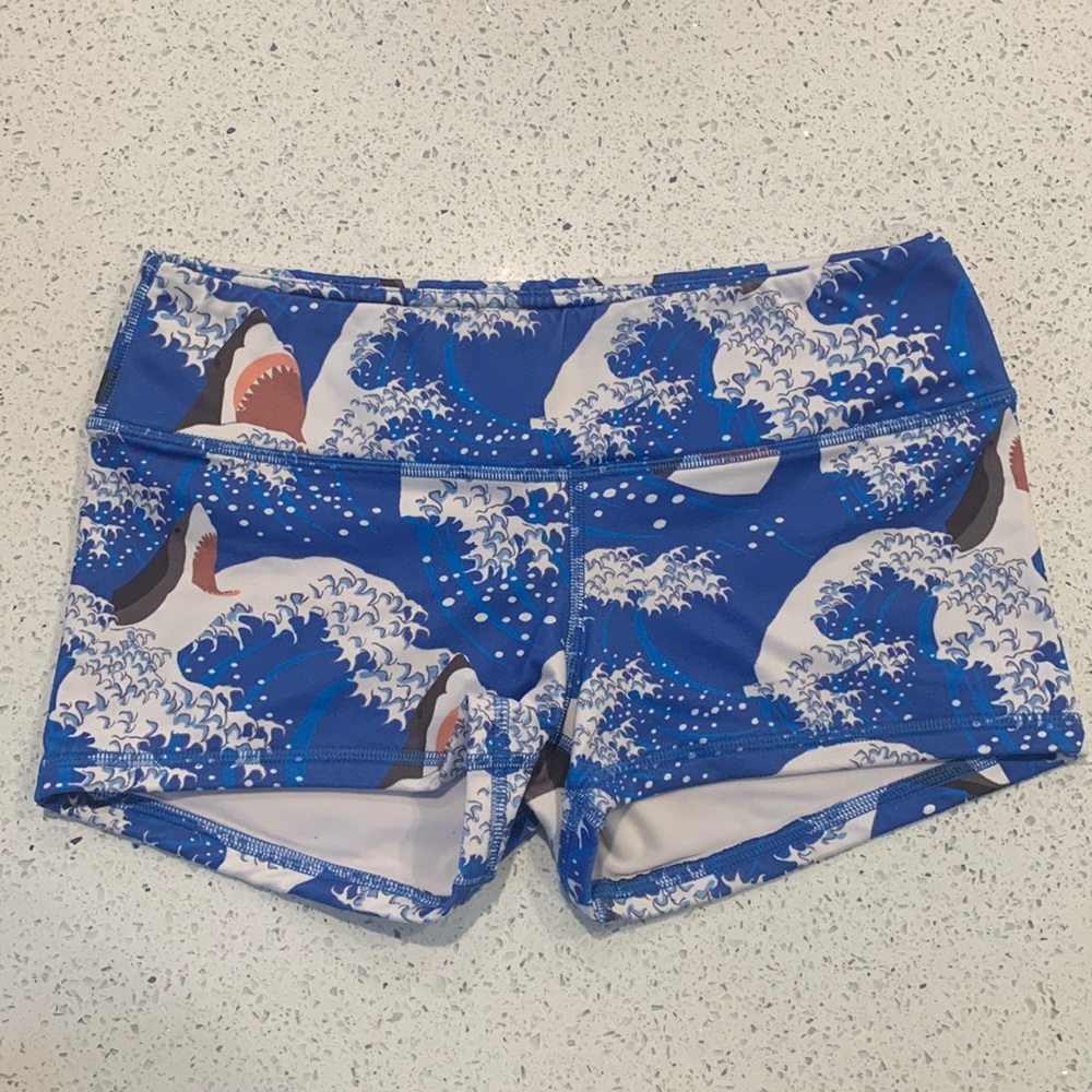 Fleo original shark bite shorts